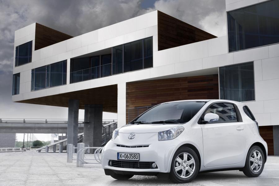  Toyota iQ 2008 года  (фото 86 из 225)